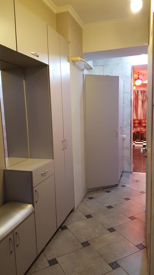 Apartment On Nazarbayeva 77 Almaty Bagian luar foto